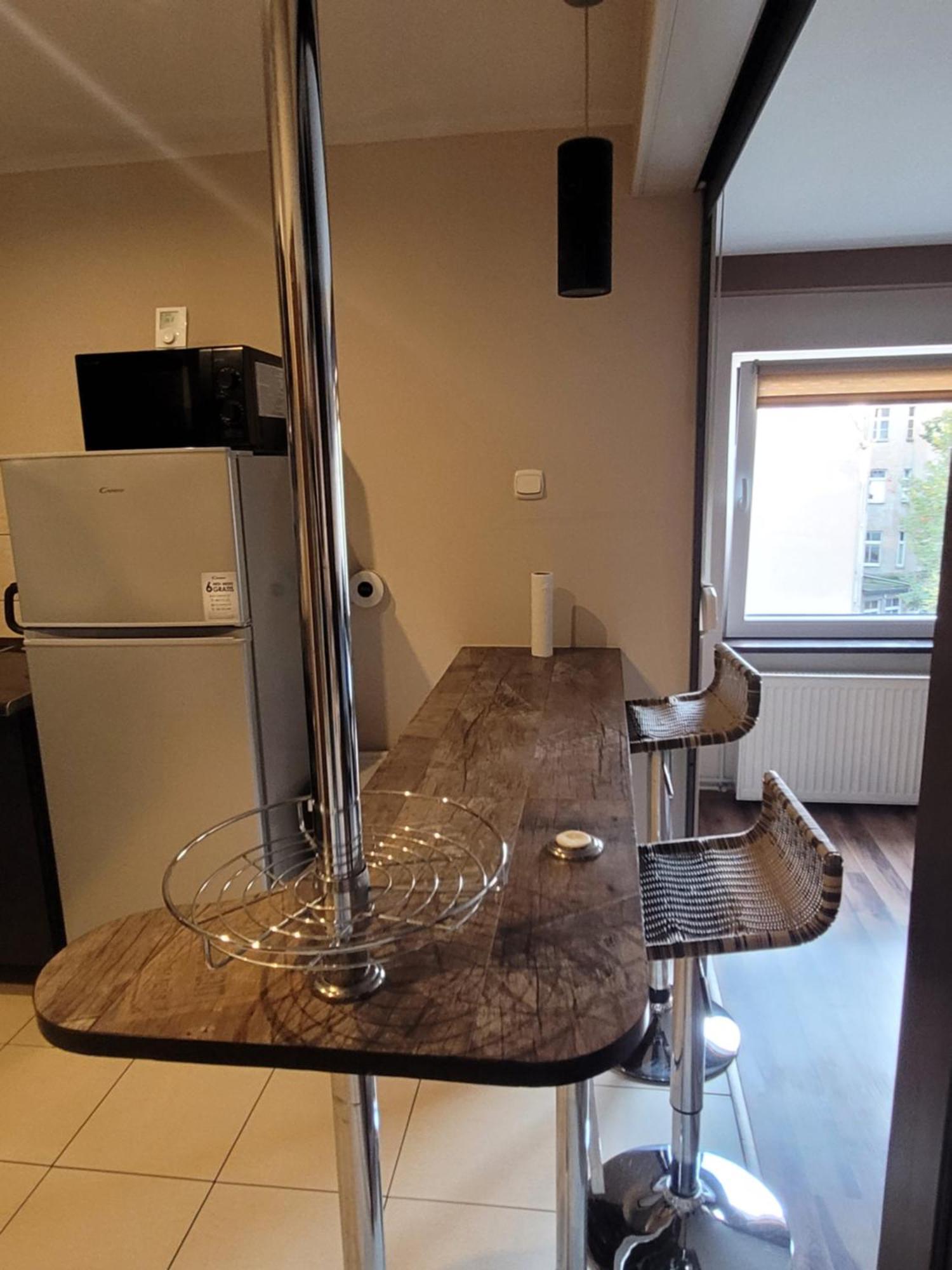 Apartment Centre *